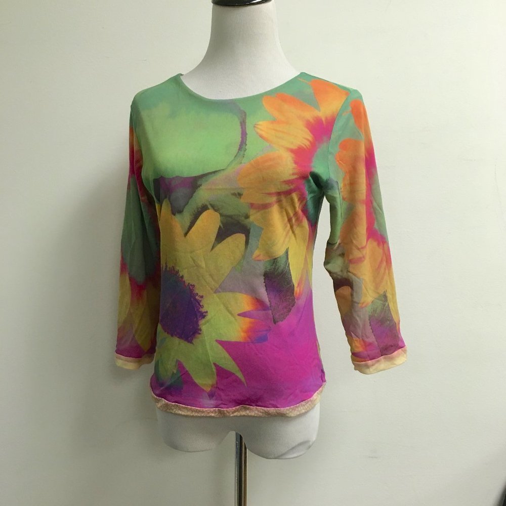 Double mesh reversible floral scoop neck top M / L